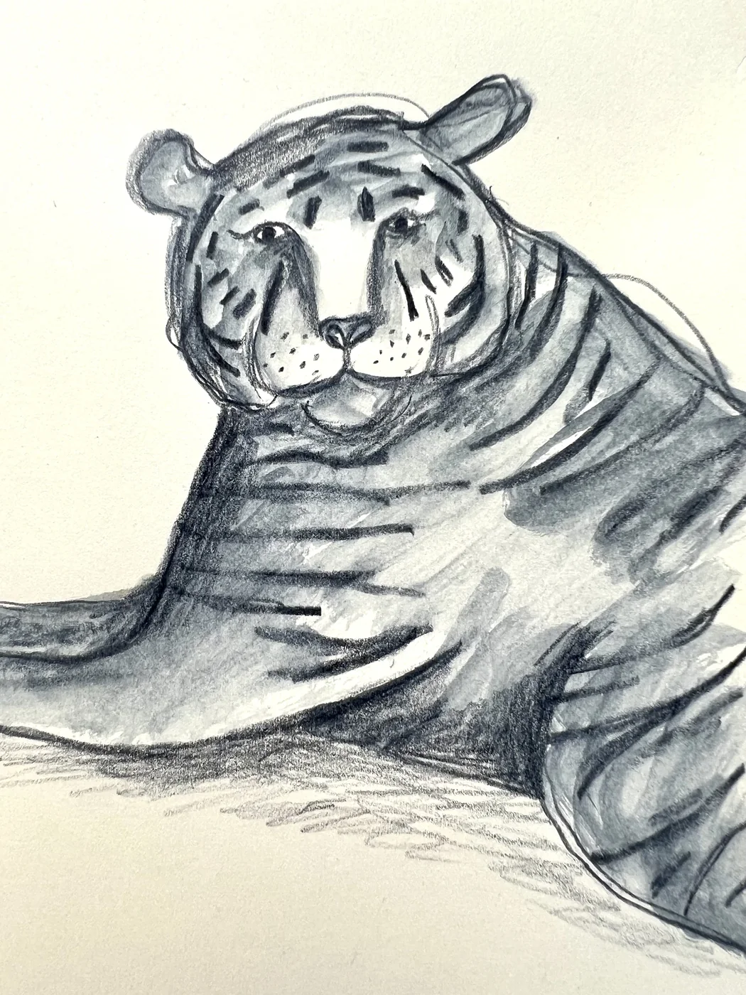 Zwart-witte tekening van een zittende tijger
