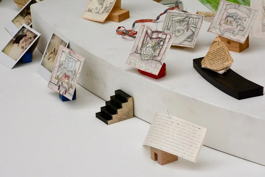 Beeld 2 van 10 bij ‘Flipping true old photos… in 2017 my father and I went to a museum in Gent.’